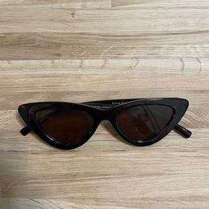 Pack of 2 sunglasses